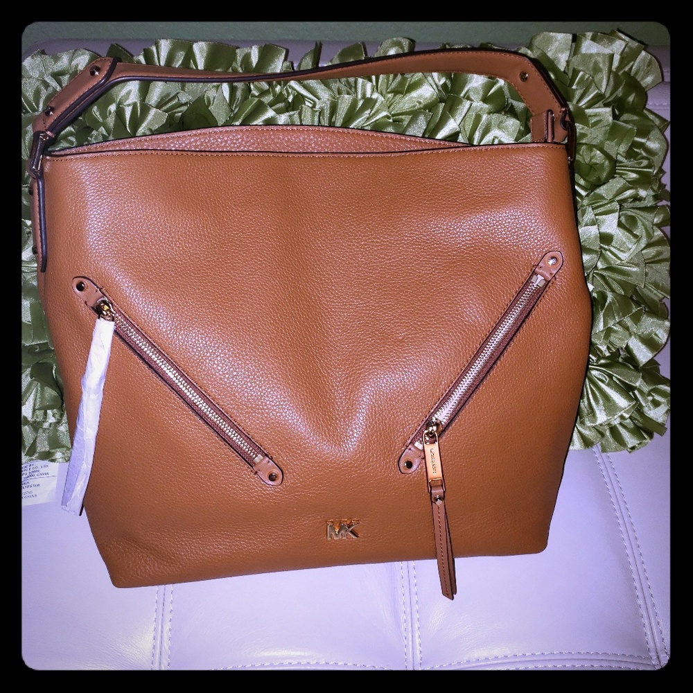 SALE! New w/tags Michael Kors Handbag